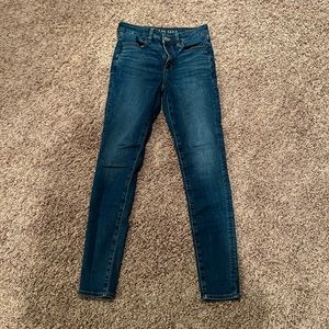 blue high waisted american eagle skinny jeans-SIZE 6 LONG